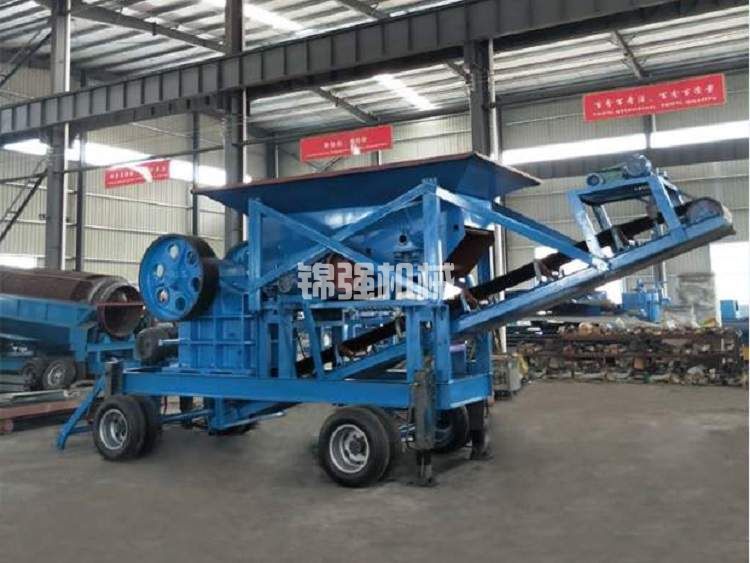 投資這樣的移動(dòng)式建筑垃圾破碎機(jī)多少錢(qián)一臺(tái)?(圖3) 投資這樣的移動(dòng)式建筑垃圾破碎機(jī)多少錢(qián)一臺(tái)?(圖3)