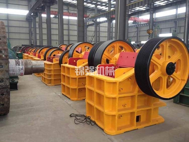 青石破碎機設(shè)備有哪些呢？破青石用什么破碎機好？(圖1)